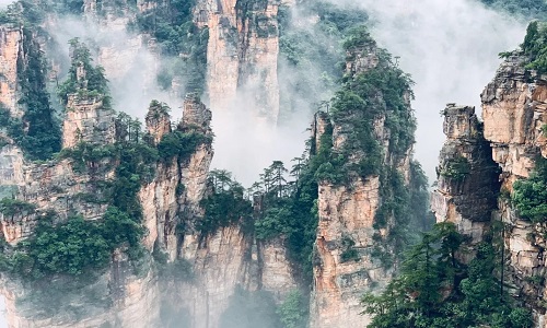 Legends & Landscapes: A 12-Day Guided Tour of China from Ancient Capitals to Natural Wonders